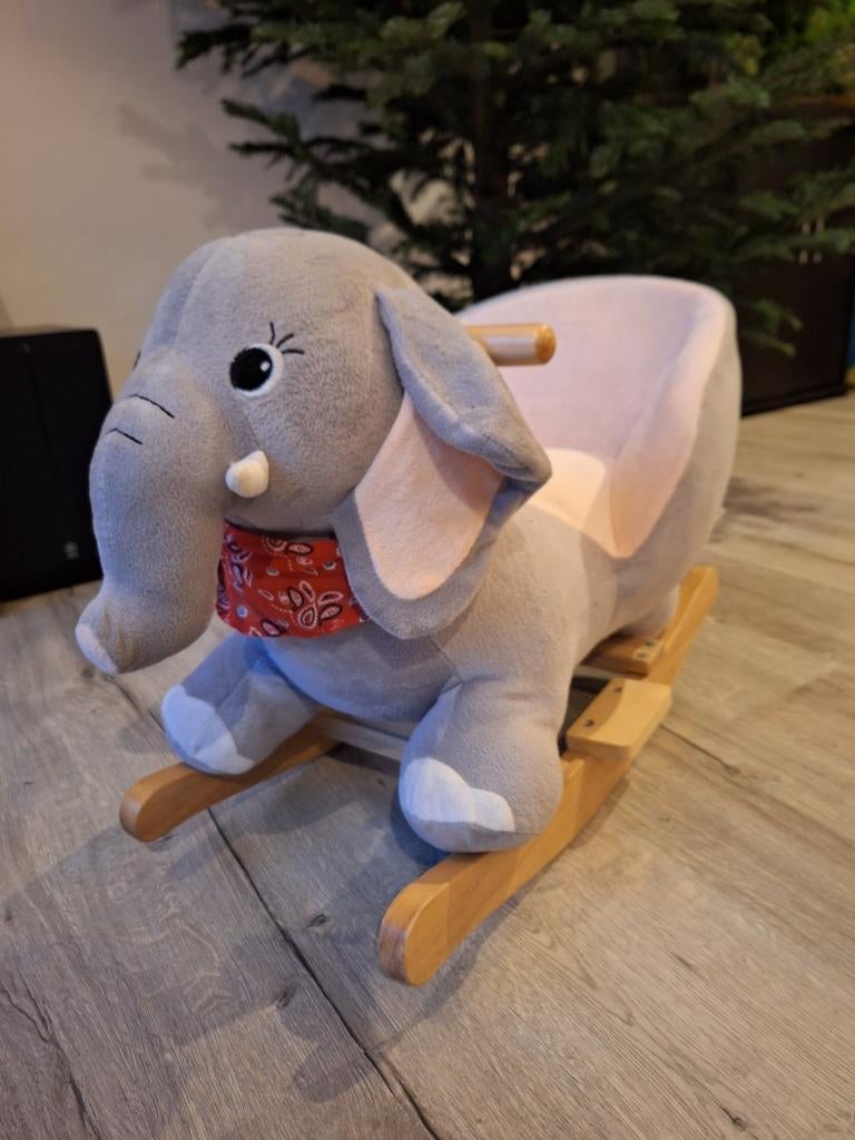 Cheval à bascule Éléphant, Enfants & Bébés, Jouets | Jouets a bascule, Enlèvement, Comme neuf