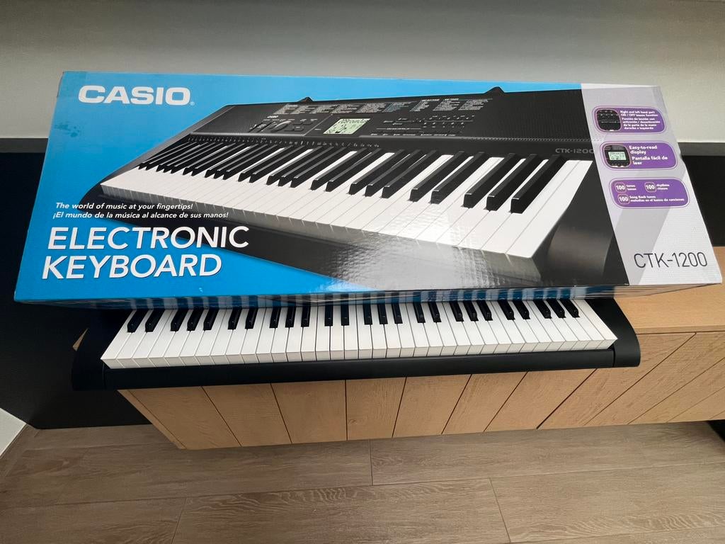Casio CTK-1200 keyboard te koop - goede staat, Ophalen, Zo goed als nieuw, 61 toetsen, Casio