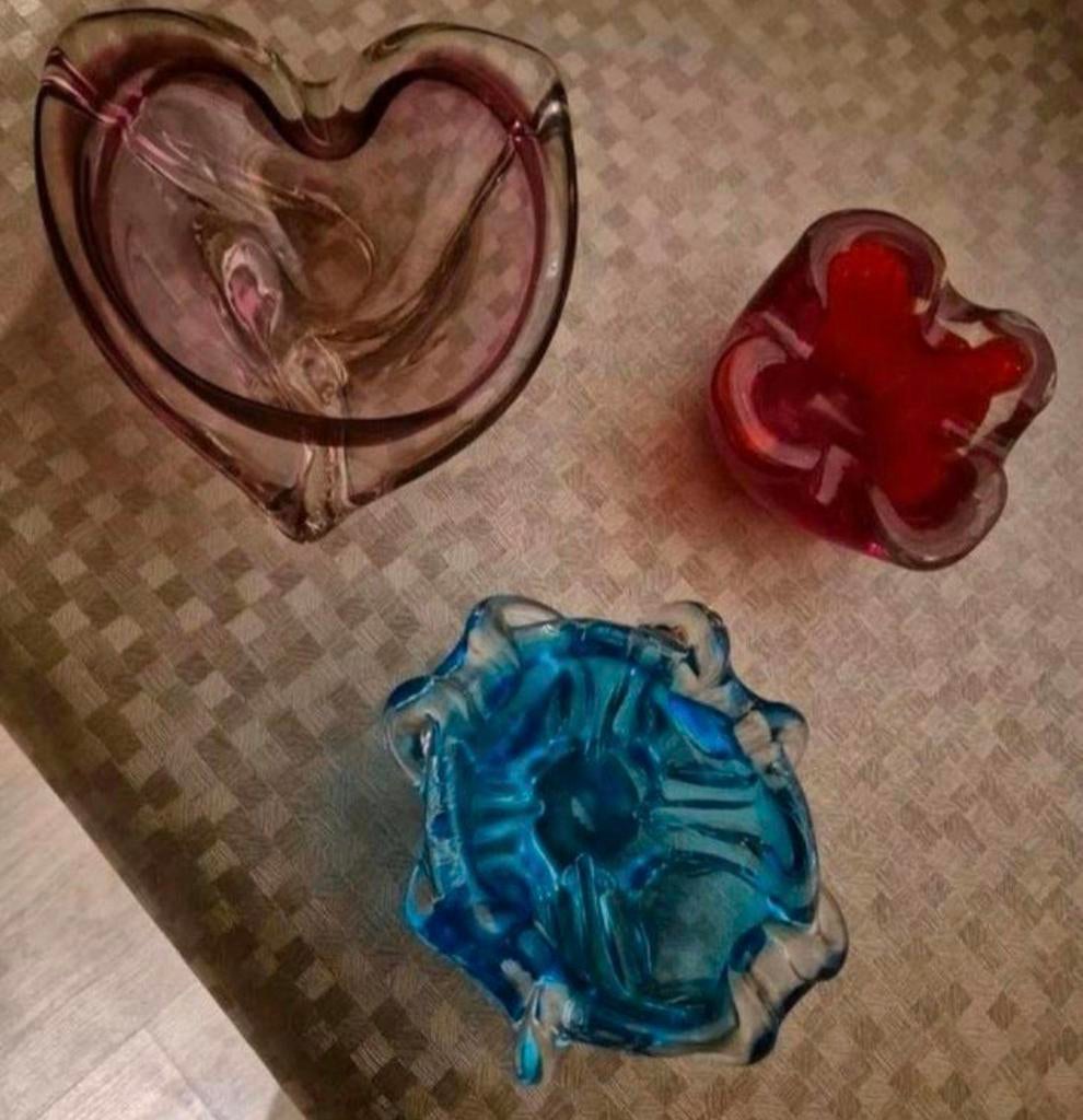 Murano glas asbakken vier stuks 35 eu/st of 90 eu samen, Enlèvement ou Envoi