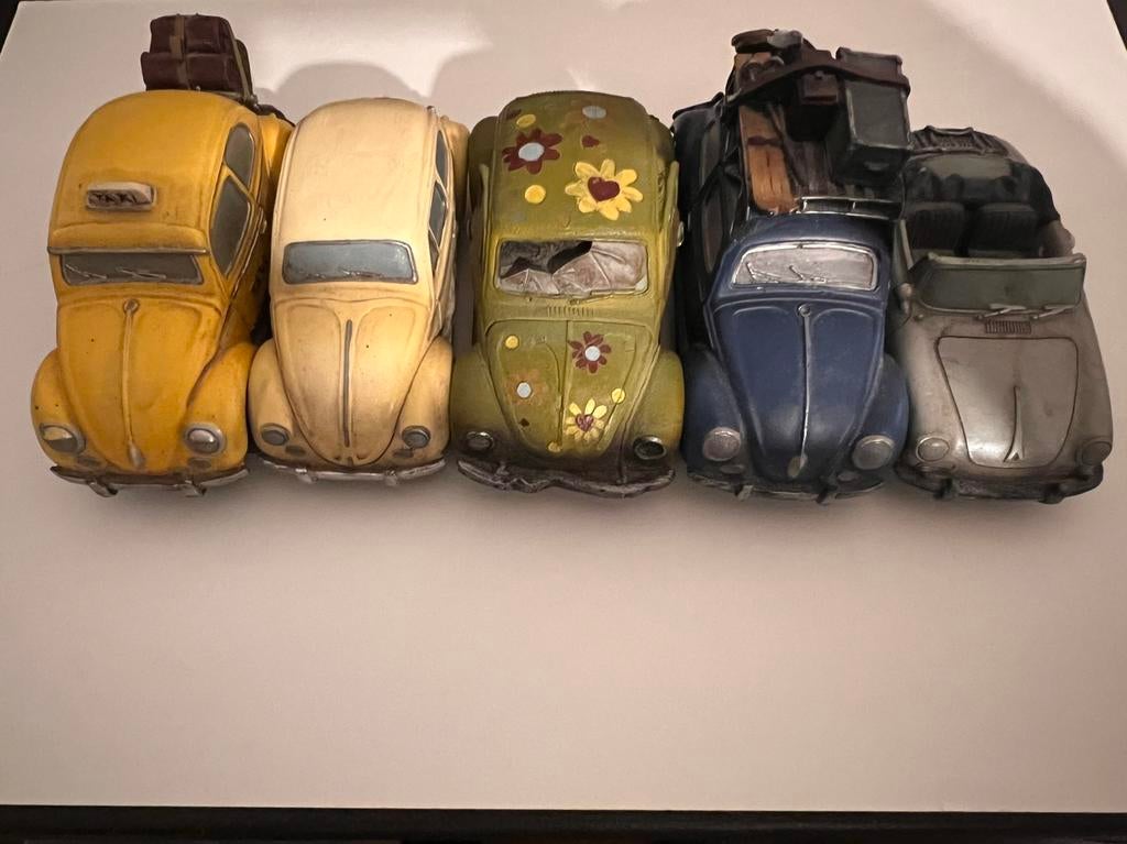 Postuurtjes van vw kever en porsche, Ophalen, Zo goed als nieuw