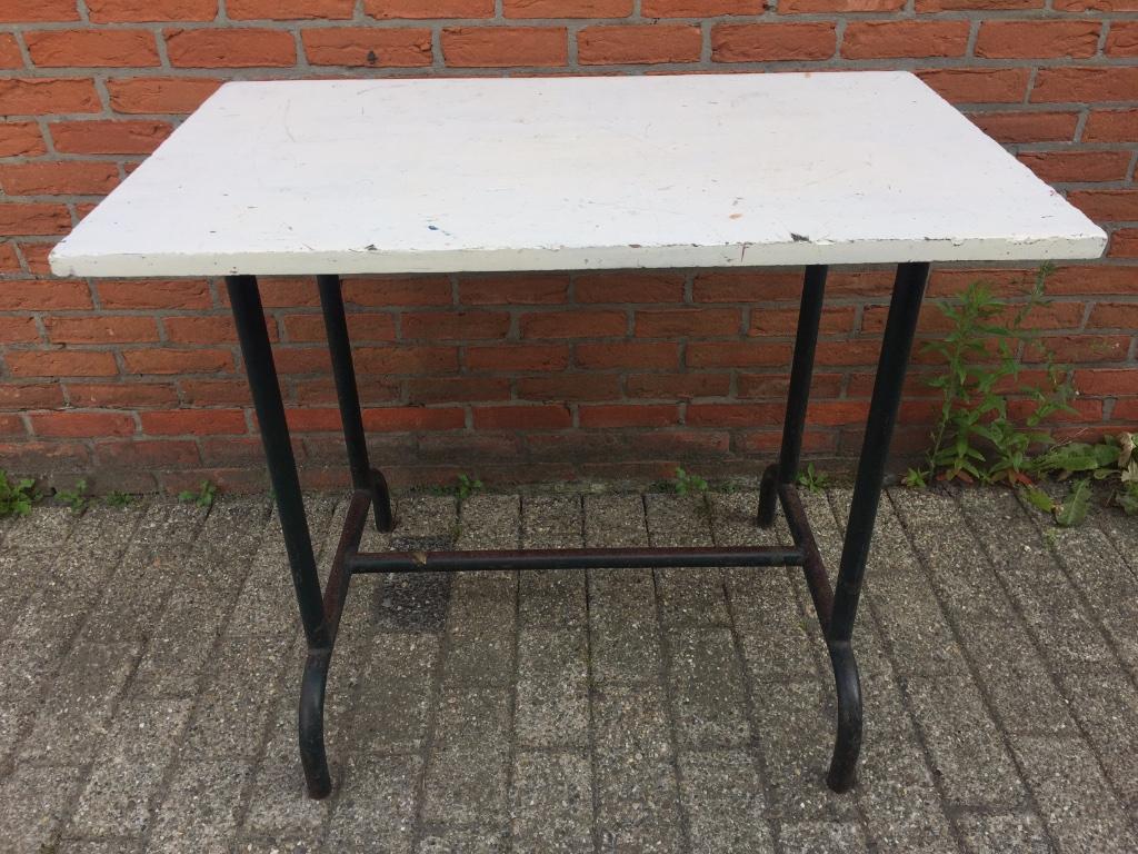 Table industrielle, L90 -W55 - H75 cm, années 1950, Enlèvement, Maison et Meubles