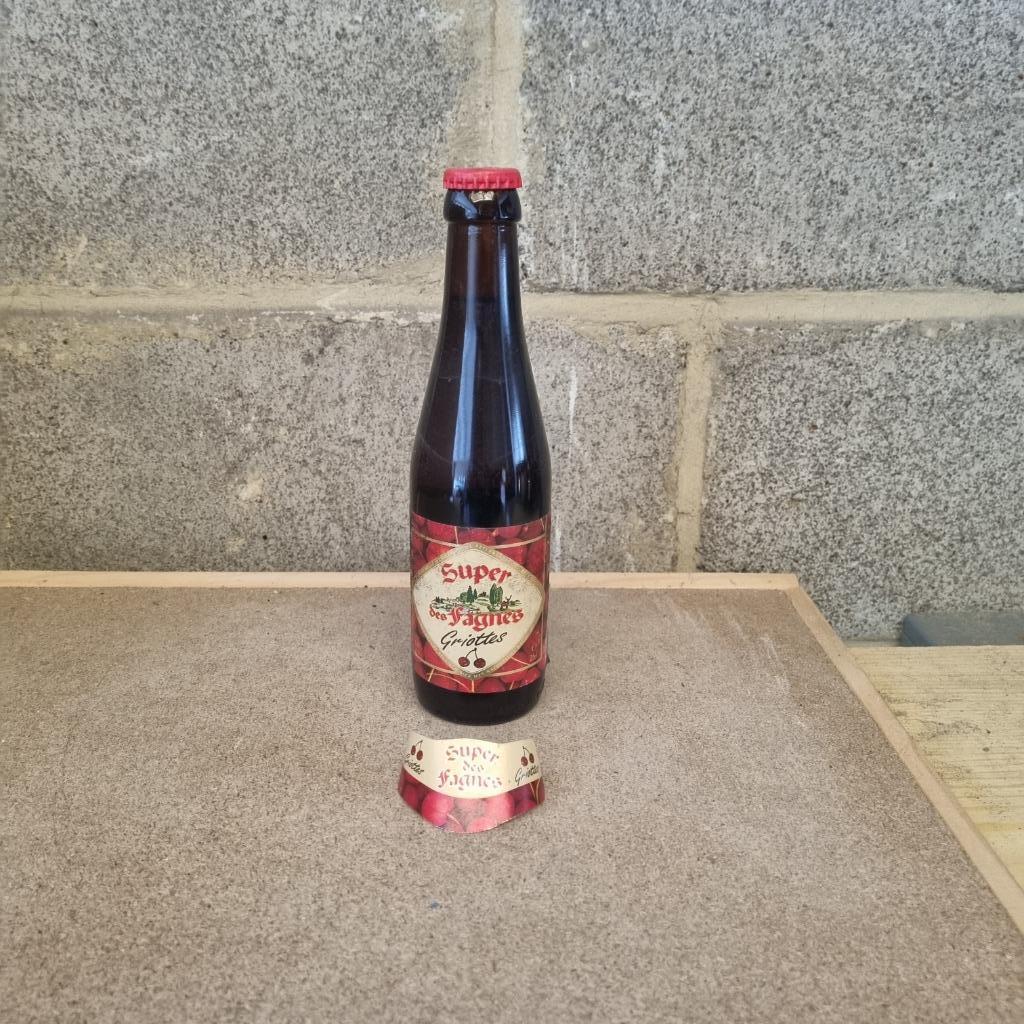 Bouteille de bière Super des Fagnes Griottes, Collections, Marques de bière, Enlèvement ou Envoi, Utilisé, Bouteille(s), Autres marques