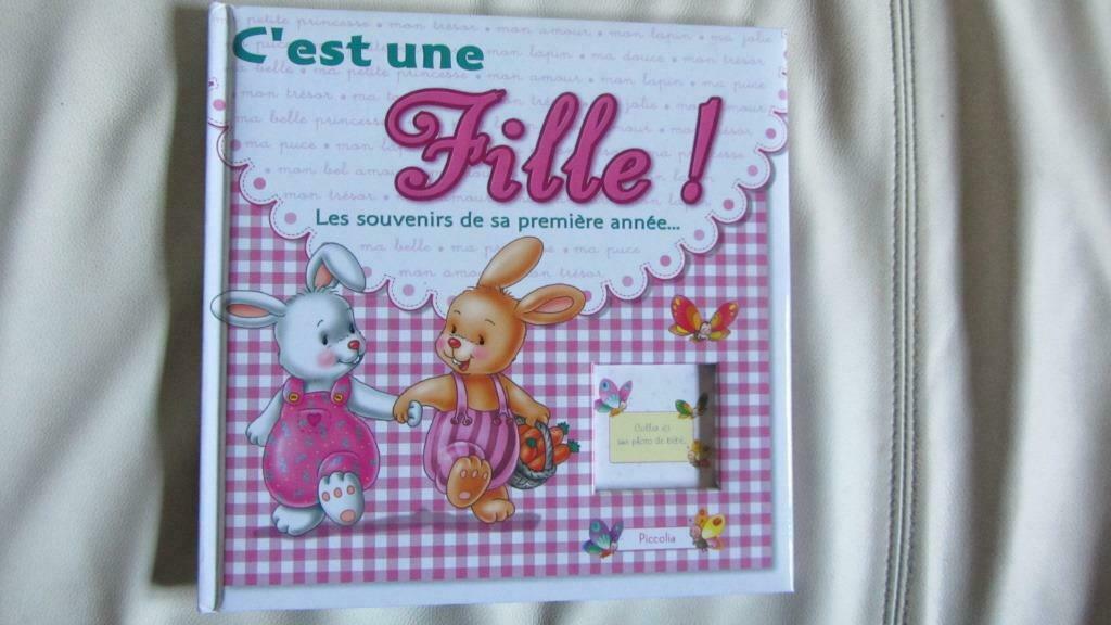Livre Bebe/C'Est une Fille, Ophalen of Verzenden, Nieuw