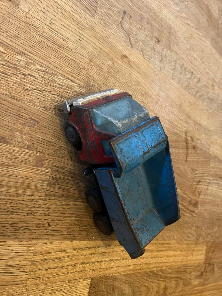 Ancien jouet camion benne, Comme neuf