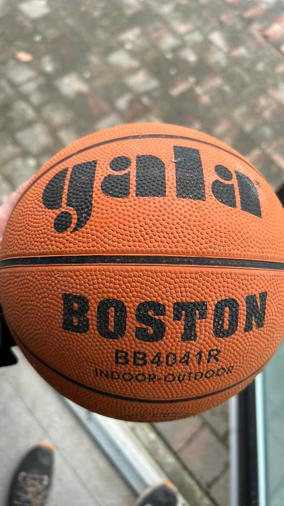 Basketballen maat 4 en maat 5, Sports & Fitness, Basket, Enlèvement, Utilisé, Ballon