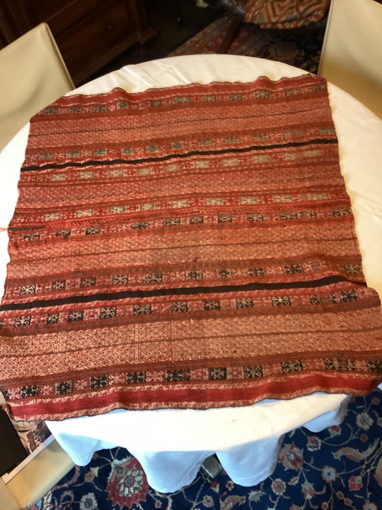 Belle nappe ancienne, Enlèvement