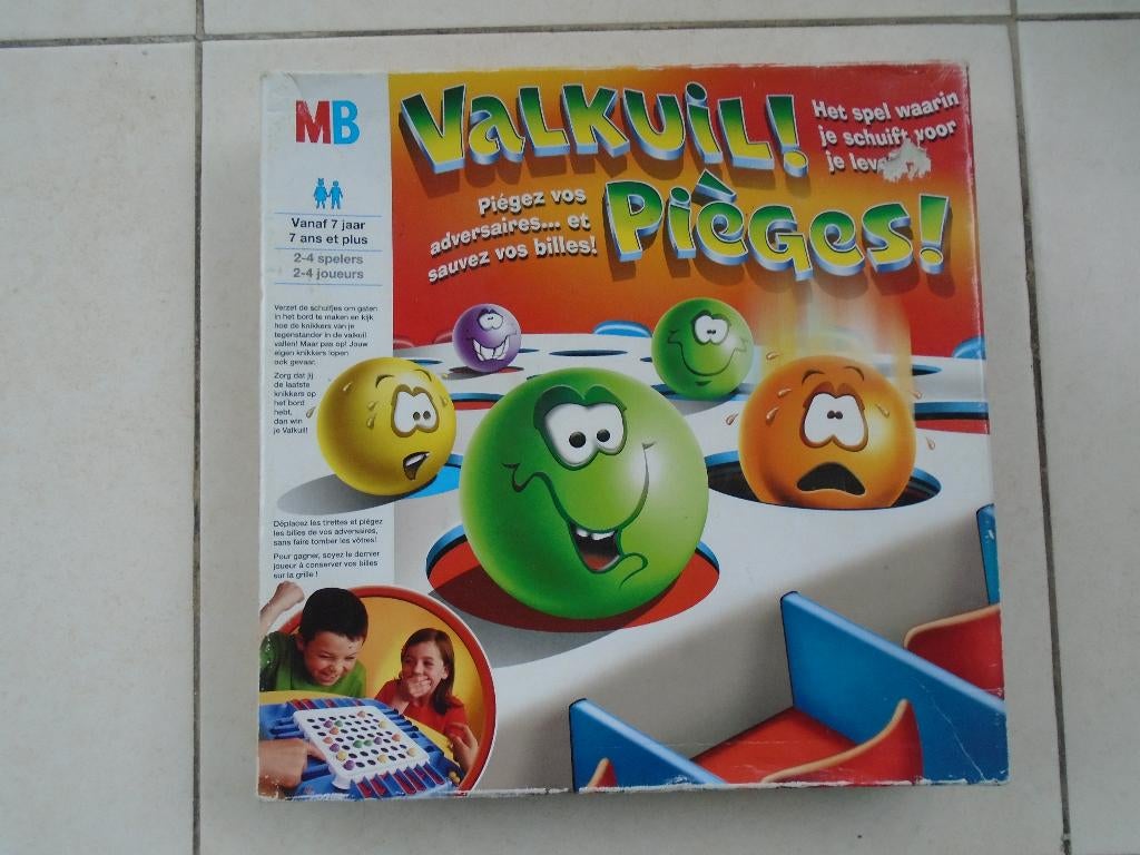 Bordspel - Valkuil - MB, Hobby en Vrije tijd, Een of twee spelers, Ophalen of Verzenden, Gebruikt, MB