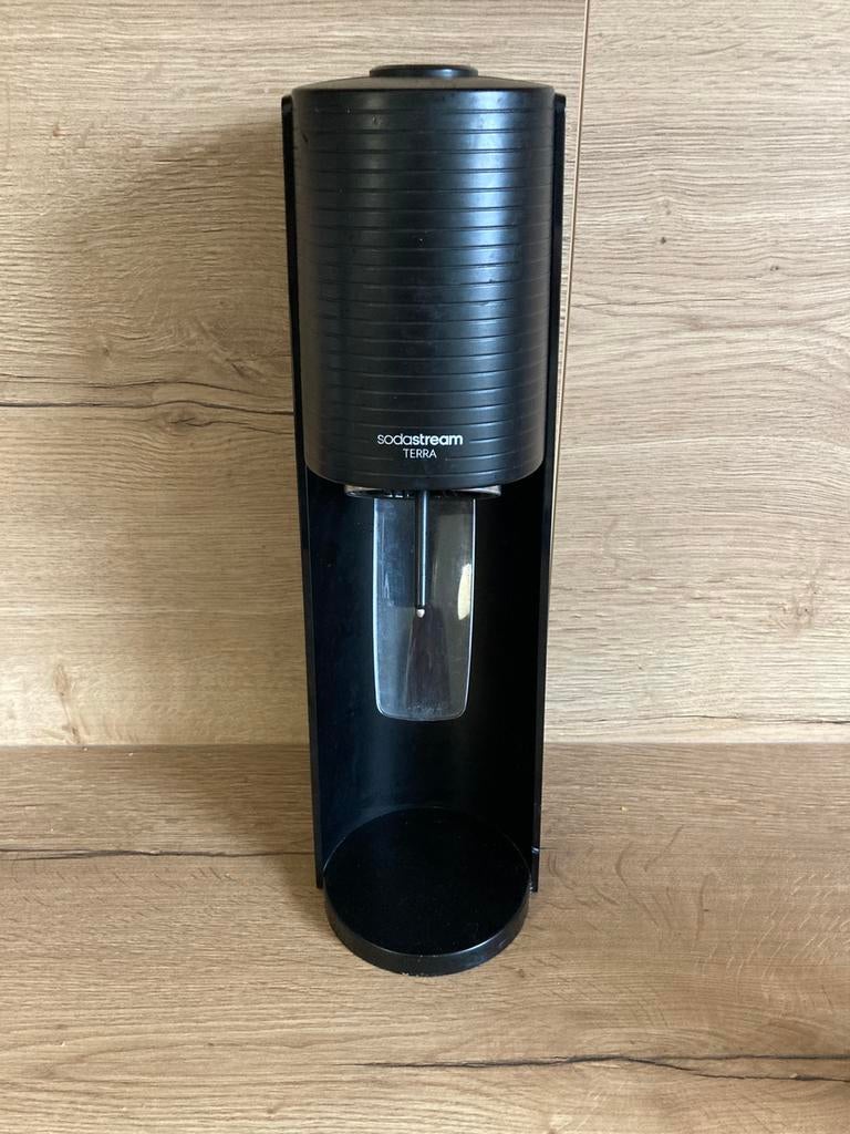 Soda Stream Terra + 2 lege flessen om in te vullen, Elektronische apparatuur, Ophalen, Zo goed als nieuw