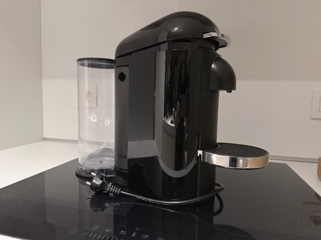 Nespresso Vertuo Plus Zwart, Ophalen, Koffiepads en cups, Espresso apparaat, Zo goed als nieuw