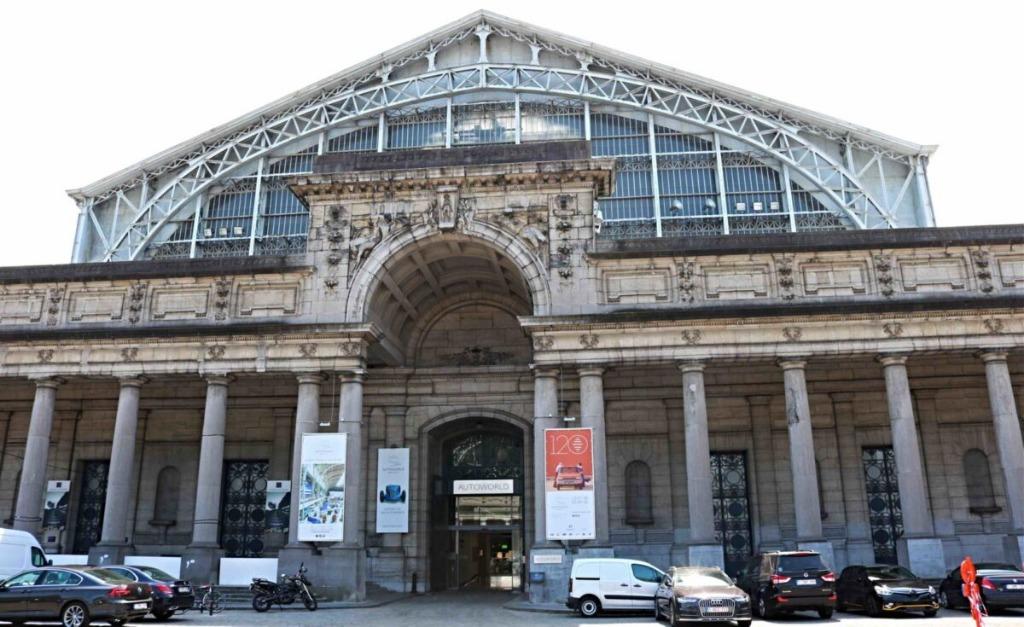Catalogus Musée de l'automobile de Bruxelles, Boeken, Auto's | Boeken, Ophalen of Verzenden, Gelezen