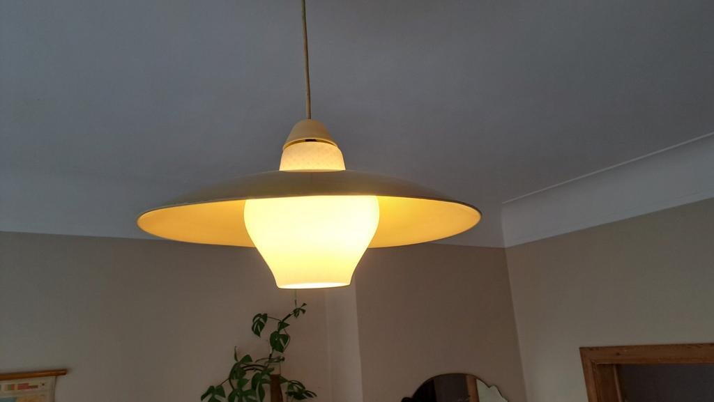 Vintage hanglamp opaline met zachte reliefstructuur, Enlèvement, Comme neuf, Métal