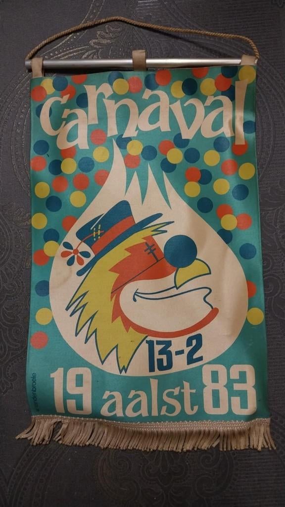 Wimpel Aalst Carnaval 1983 Oilsjt, Ophalen of Verzenden, Gebruikt, Overige typen