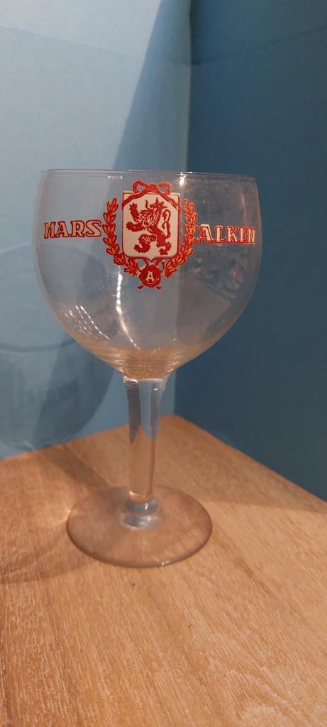Mars glaasje op voet ,  Cristal  Alken, Verzamelen, Ophalen of Verzenden