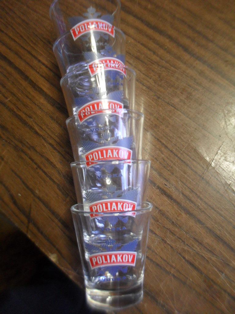 Set van 6 Poliakov-wodkaglazen, Verzamelen, Ophalen, Zo goed als nieuw, Borrel- of Shotglas