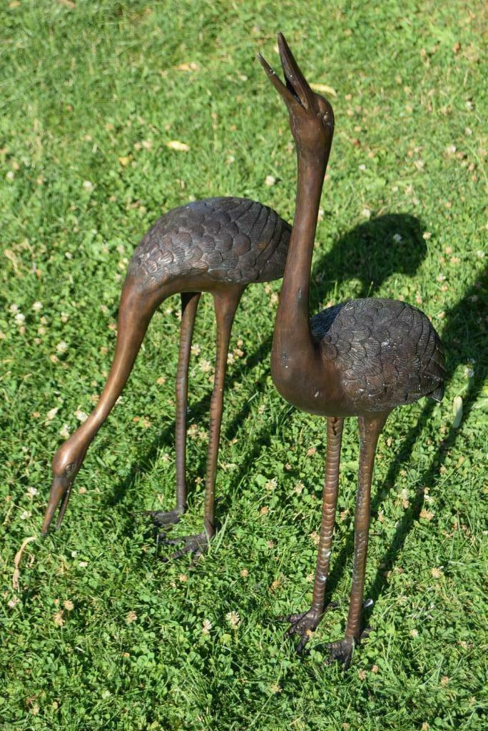 Statues d'un couple de grues en bronze faisant jet d'eau, Enlèvement, Comme neuf, Autres matériaux, Animal