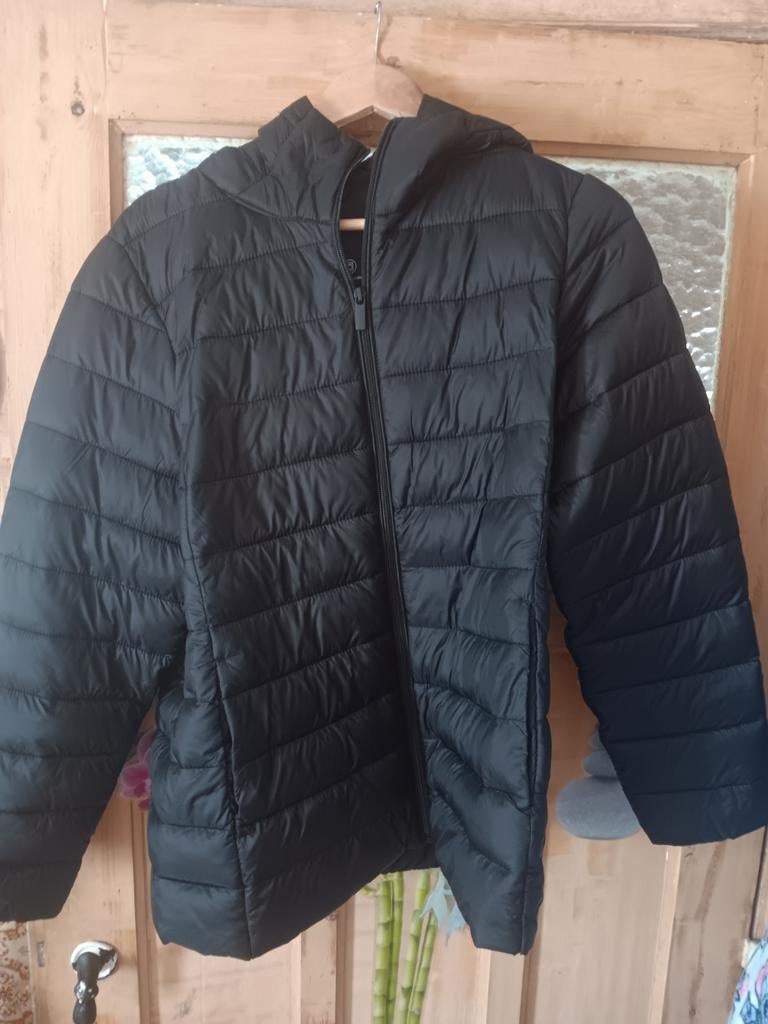 Dunne zwarte donsjas van C&A, Kleding | Dames, Jassen | Winter, Zwart, Maat 46/48 (XL) of groter, Ophalen of Verzenden, Zo goed als nieuw
