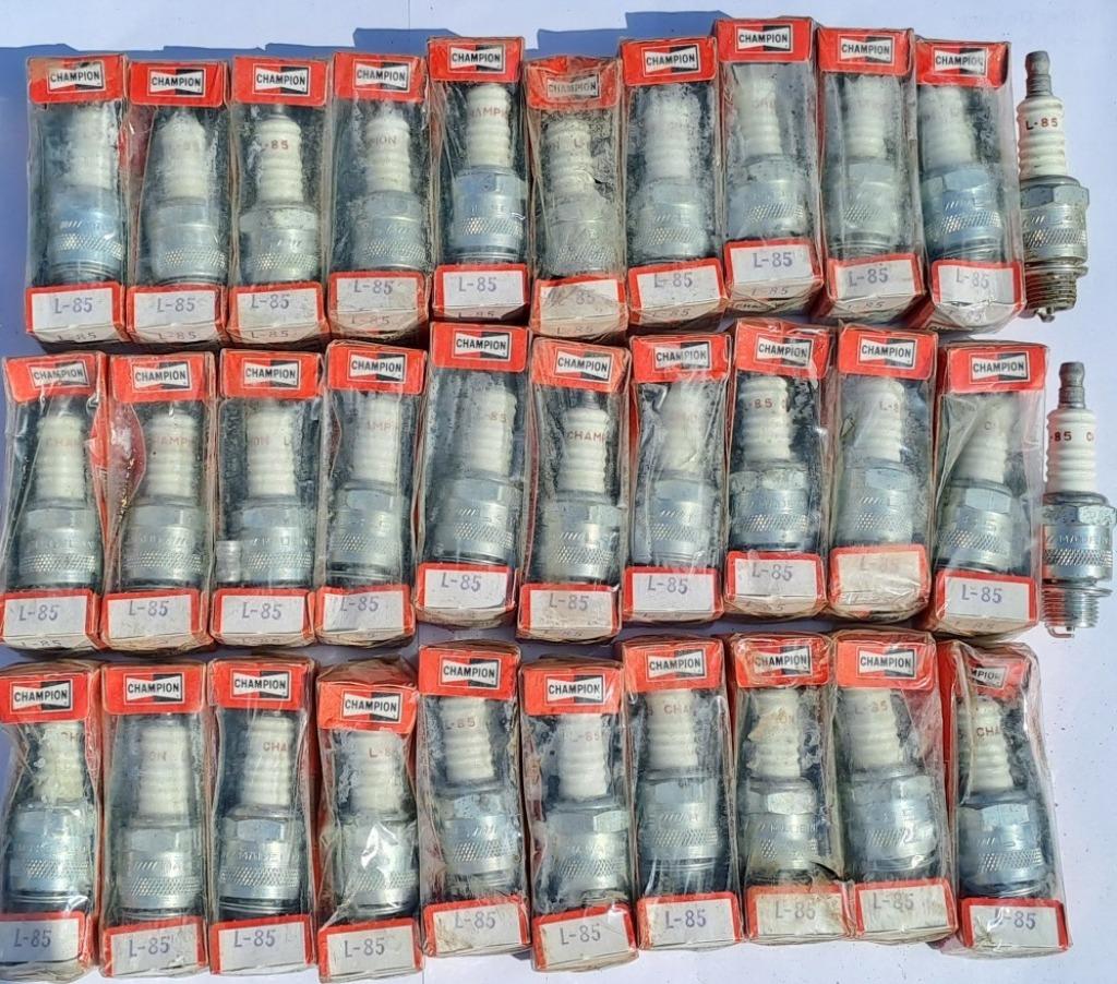 Bougies d'allumage Champion L 85, Autos : Pièces & Accessoires, Moteurs & Accessoires, Pièces Oldtimer ou Ancêtre, Autres marques automobiles