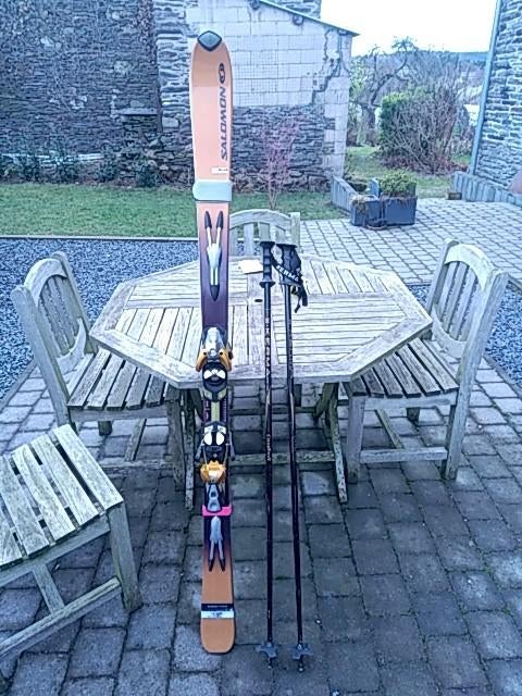 Mes paires de skis Salomon et Head (battons), 160 à 180 cm, Carving, Salomon, Enlèvement
