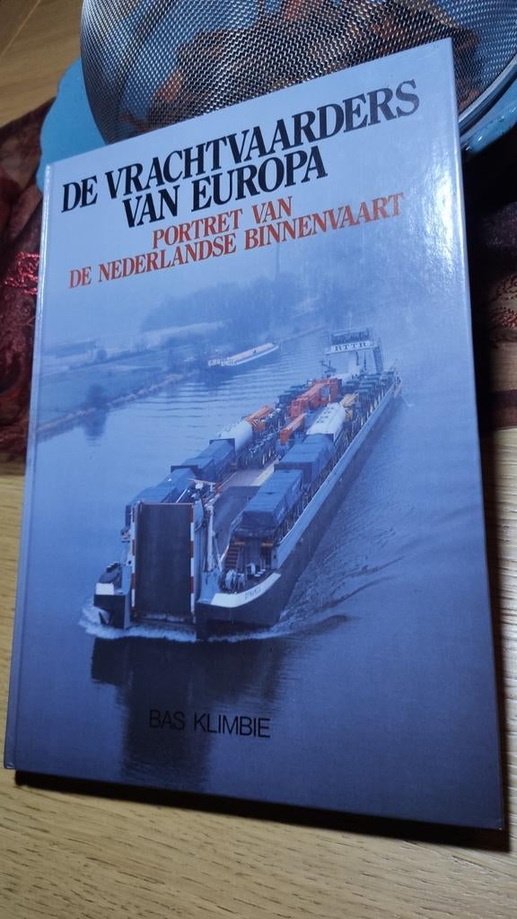 De Vrachtvaarders van Europa. Nederlandse binnenvaart., Enlèvement ou Envoi, Utilisé