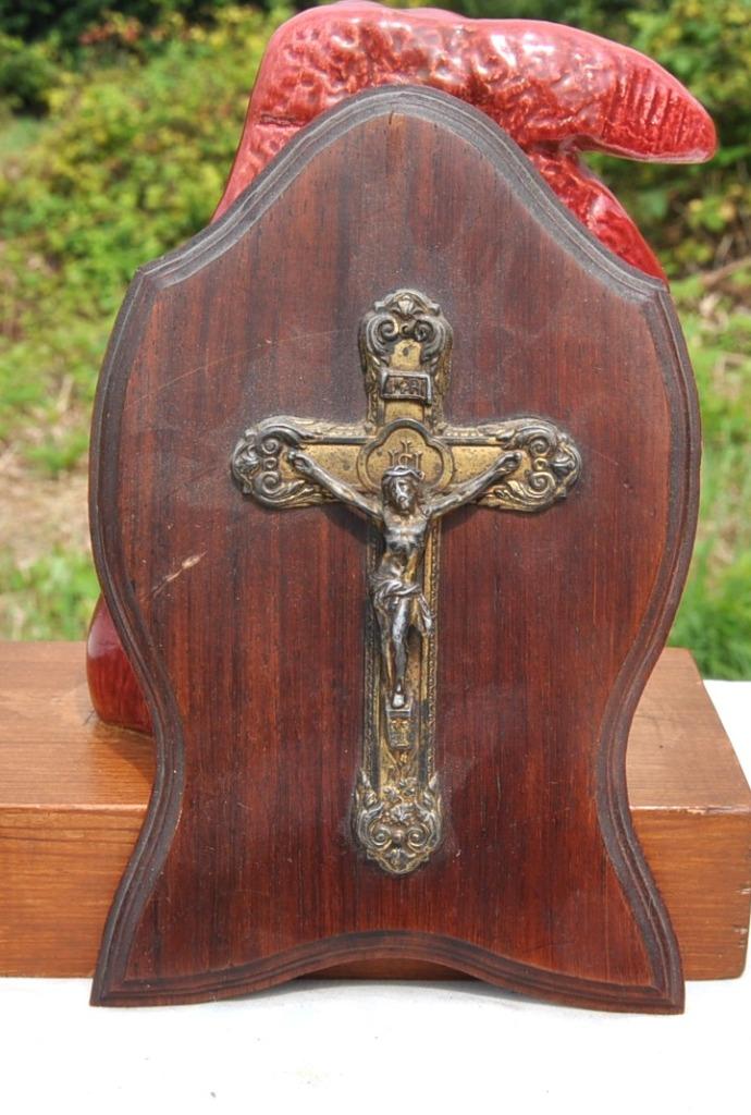 platre murale crucifix regule et cuivre, Enlèvement ou Envoi