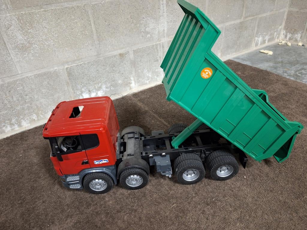 Bruder Scania vrachtwagen, Ophalen
