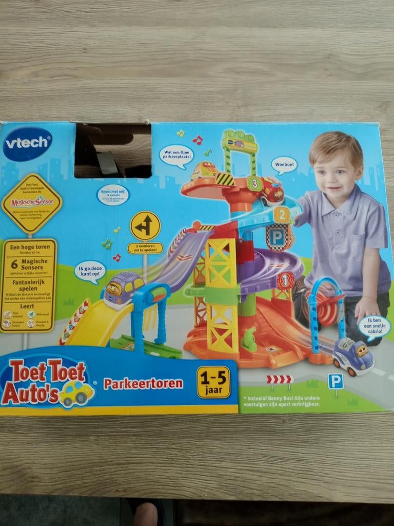 Toet Toet auto 's parkeertoren + 6 auto's!, Kinderen en Baby's, Ophalen, Zo goed als nieuw