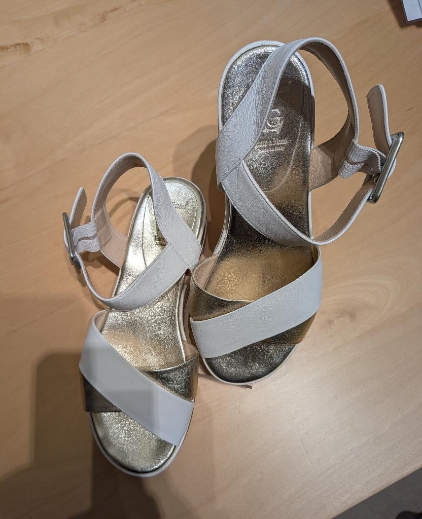Sandalettes pour l'été - Blanches et Dorées, Autres couleurs, Comme neuf, Enlèvement, LG