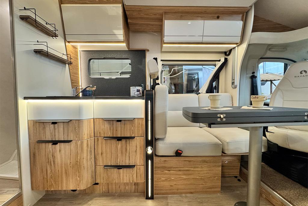 Bavaria T 746 FGJ, Caravanes & Camping, Jusqu'à 4, Siège standard, Boîte manuelle, Auvent