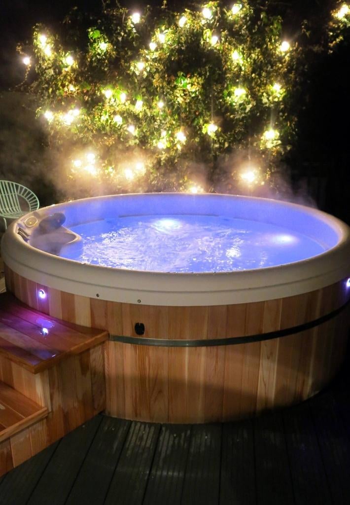 Neuf Jacuzzi cèdre rouge avec Poêle a bois, Enlèvement ou Envoi, Neuf, Électrique, Poêle à bois
