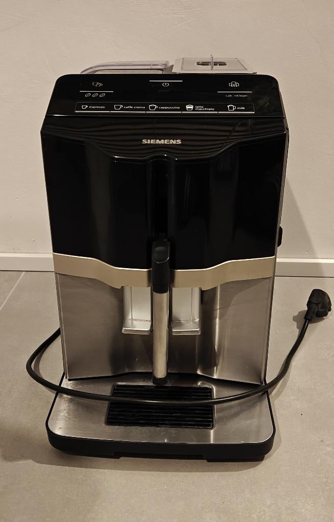 Siemens S300 EQ3 koffieautomaat, Elektronische apparatuur, Koffiezetapparaten, Ophalen, Gebruikt, Espresso apparaat, Koffiebonen
