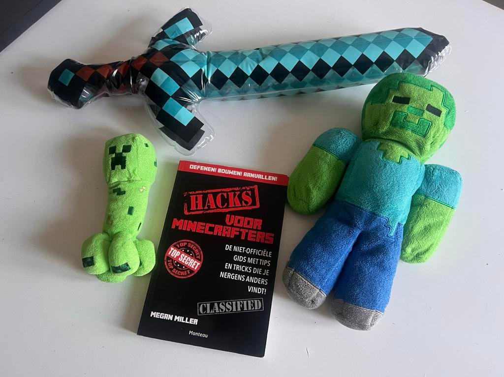 MINECRAFT zwaard, Creeper, Zombie en boek met hacks & tricks, Ophalen of Verzenden, Zo goed als nieuw