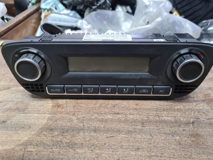 Panneau de commandes chauffage d'un Volkswagen Polo, Autos : Pièces & Accessoires, Tableau de bord & Interrupteurs, Volkswagen