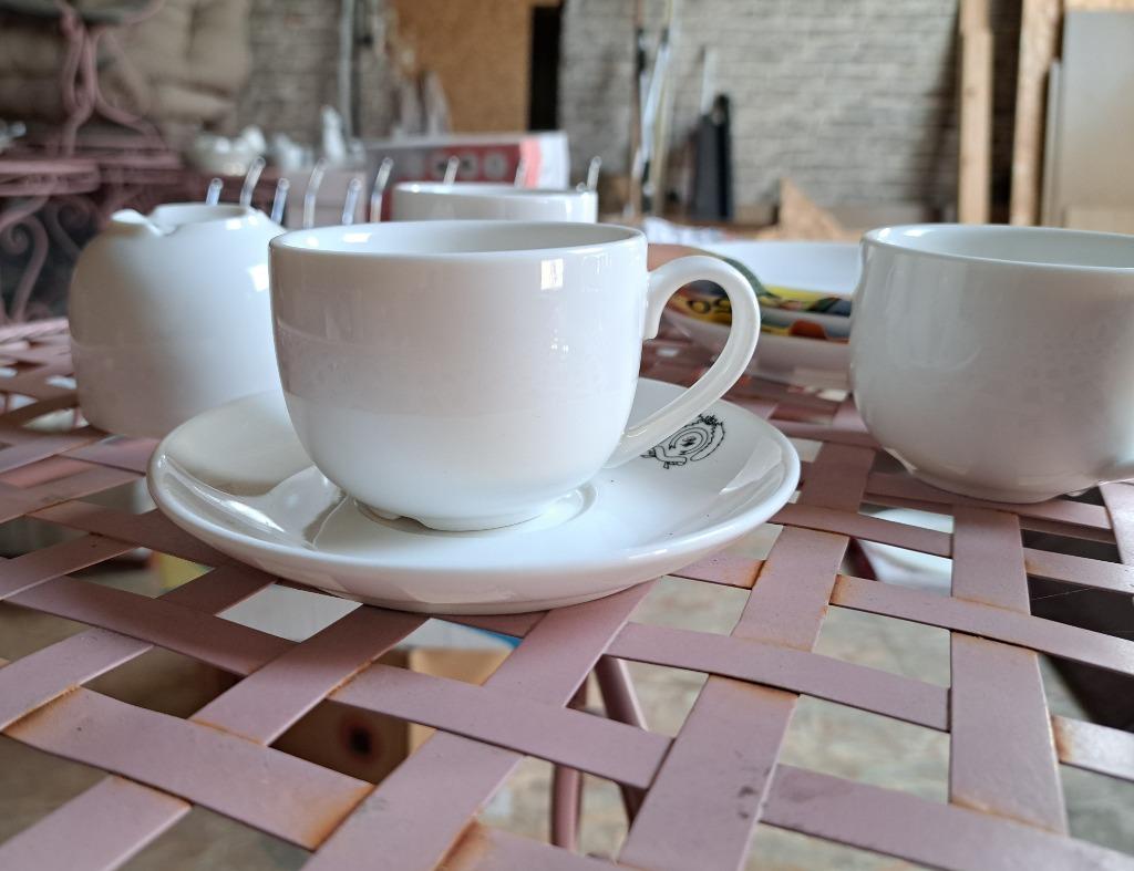 set van 4 koffietassen met schoteltje Rivièra Maison, Huis en Inrichting, Ophalen, Zo goed als nieuw, Kop(pen) en/of Schotel(s)