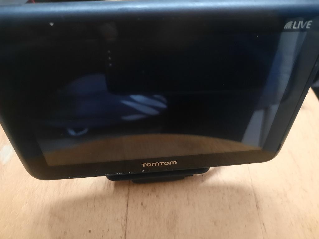 TomTom Go Live Model 4CQ02 met GPS En Mio Moov M413 LM  Gps, Ophalen of Verzenden, Zo goed als nieuw