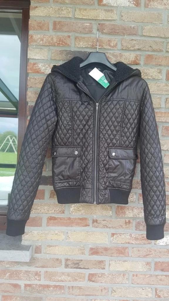 Zwart gewatteerd jasje T: 38, Kleding | Dames, Jassen | Winter, Nieuw, Maat 38/40 (M), Zwart, Ophalen of Verzenden