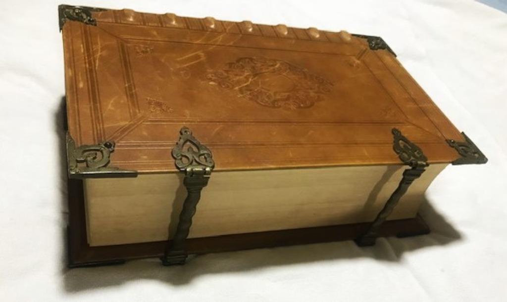 Livre biblique antique, raccords en laiton 1657/1972😍👀🤗, Enlèvement ou Envoi