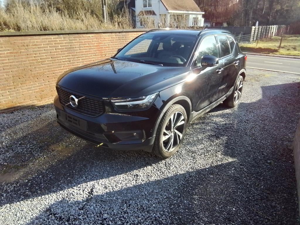 VOLVO XC40 R-DESIGN LAUNCH EDITION 4X4, Auto's, Automaat, USB, 4 cilinders, 1969 cc