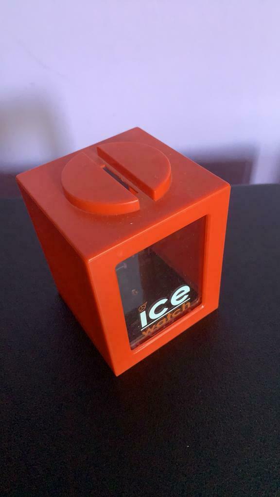 Toffe ice watch spaarpot of opbergdoosje voor uw watch, Verzamelen, Ophalen of Verzenden, Zo goed als nieuw