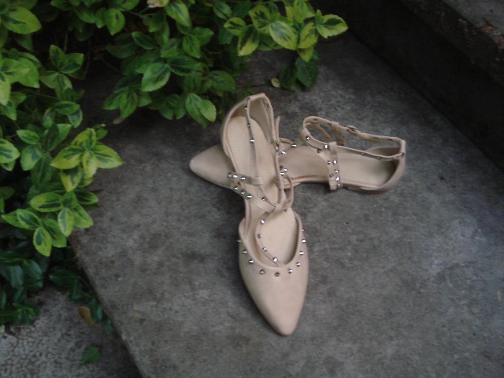 Livraison gratuite nouvelles chaussures cloutées de fête bei, Neuf, Beige, Chaussures basses, Envoi