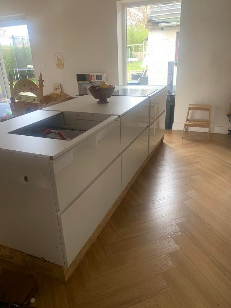 Keukeneiland+ kasten. MOET WEG VOOR DONDERDAG!, Huis en Inrichting, Keuken | Complete keukens, Ophalen, Zo goed als nieuw