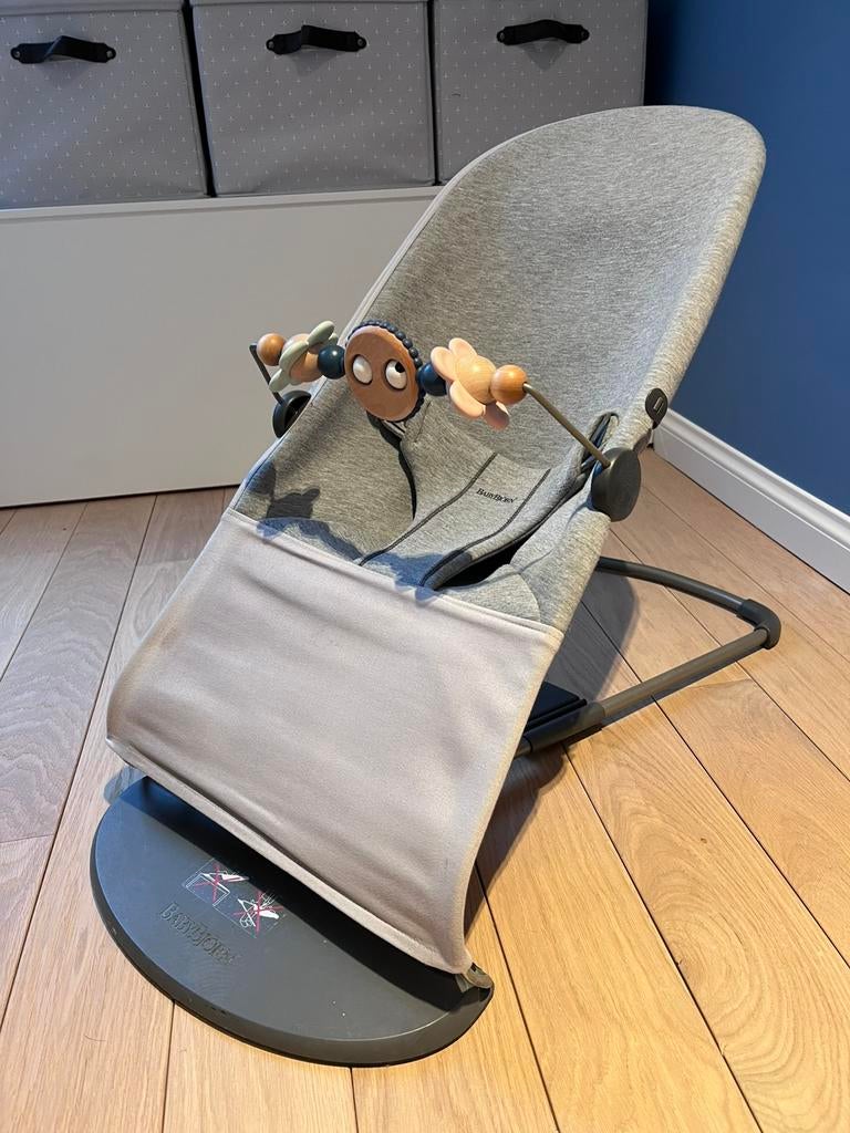 Wipstoeltje lichtgrijs van BabyBjörn, Verstelbaar, Wipstoel, Zo goed als nieuw, Ophalen