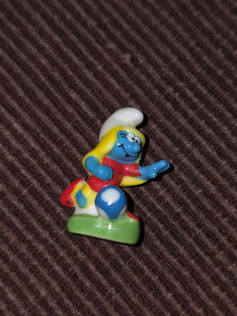 Fève Schtroumpfette Football, Collections, Schtroumpfs, Envoi, Comme neuf, Schtroumpfette, Poupée, Figurine ou Peluche