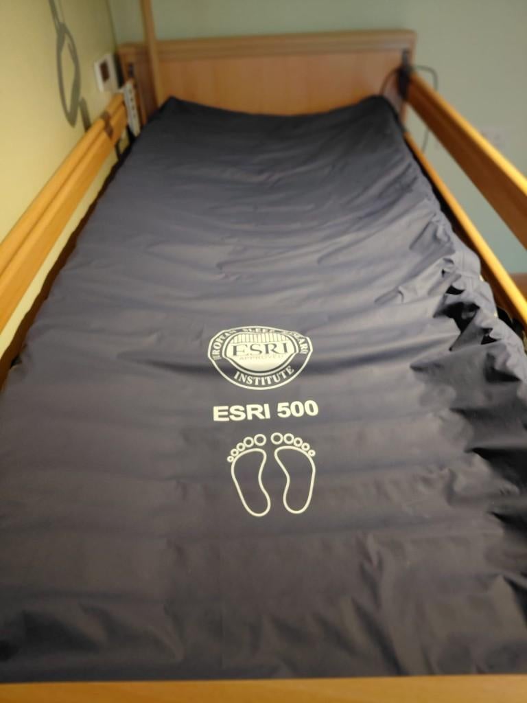 Anti-decubitus matras, Ophalen, 90 cm, Eenpersoons, Zo goed als nieuw
