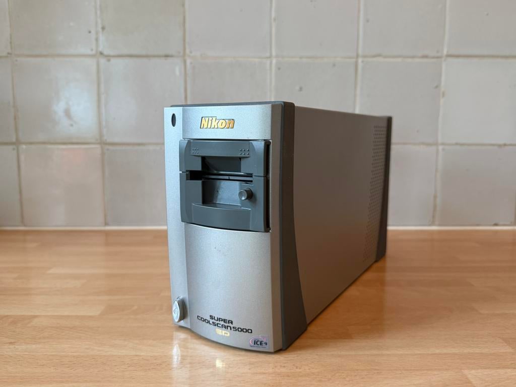 Nikon Super Coolscan 5000 ED 35mm Film Scanner 5000ED, Ophalen of Verzenden, Zo goed als nieuw