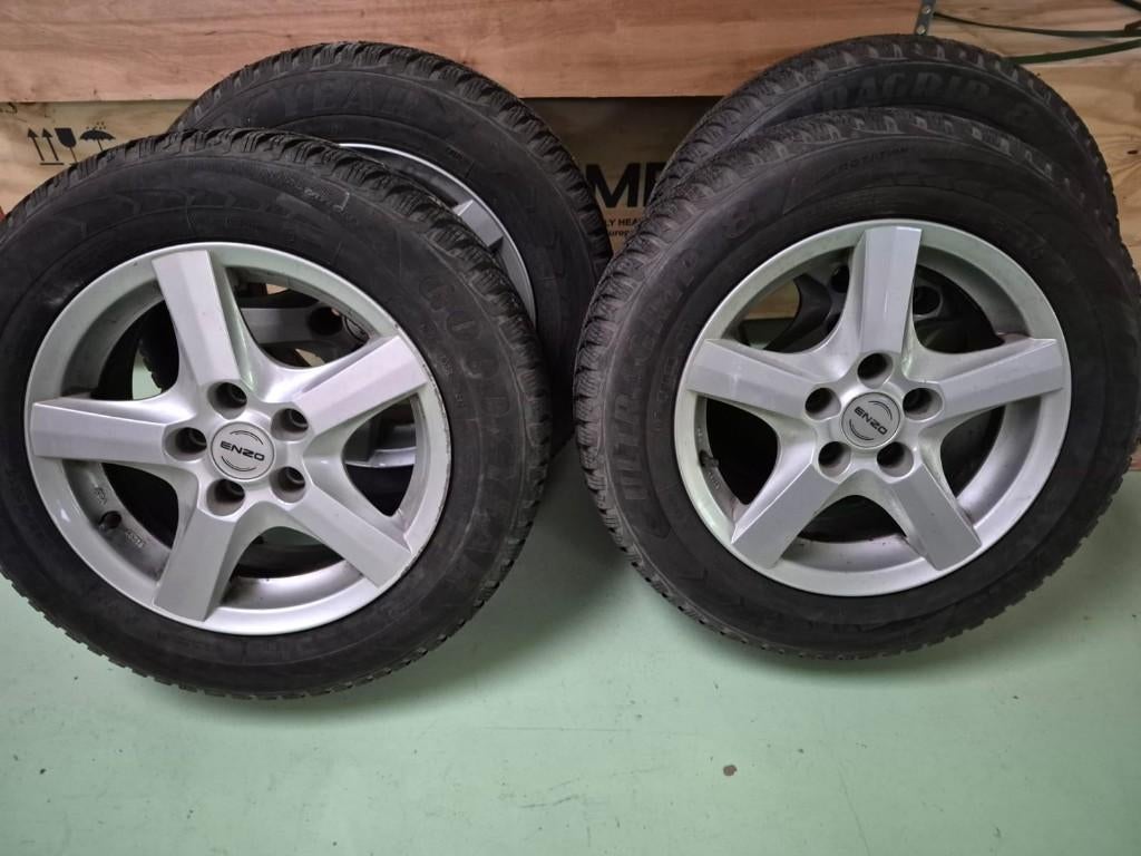 Pneus hiver 195/65/R16 sur jantes Alu 61/2Jx15H2, Pneus hiver, 16 pouces, Véhicule de tourisme, Pneu(s)