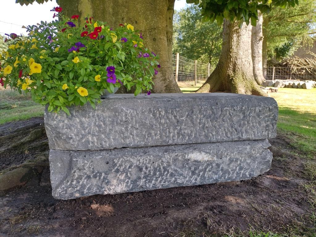 Belgische blauwe hardsteen/arduin - tijdloos zitbankje, 25 à 50 cm, Moins de 100 cm, Comme neuf, Enlèvement