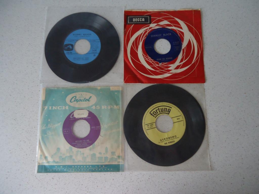 Part 175 - 4 Singles van Gilbert Becaud, Stanley Black, Dean, Gebruikt, 7 inch, Single, Ophalen of Verzenden