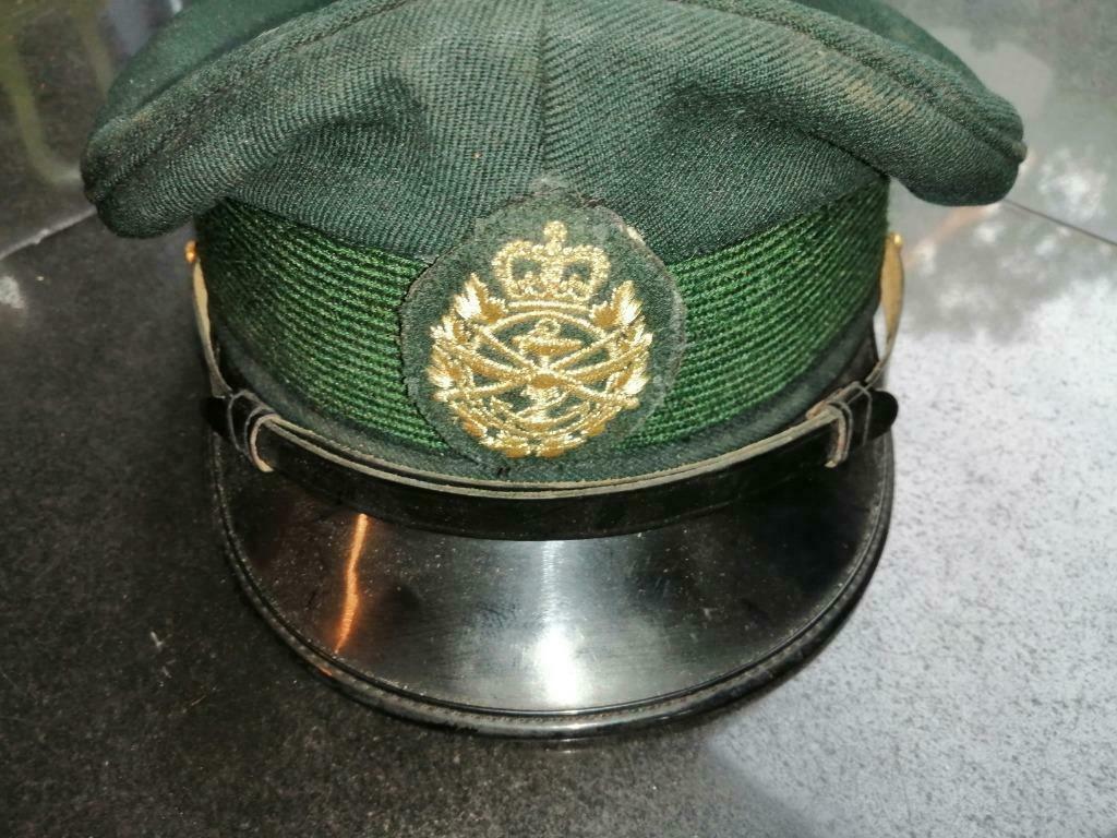 ANGLETERRE - KEPI VERT A IDENTIFIER, Ophalen of Verzenden, Landmacht, Helm of Baret