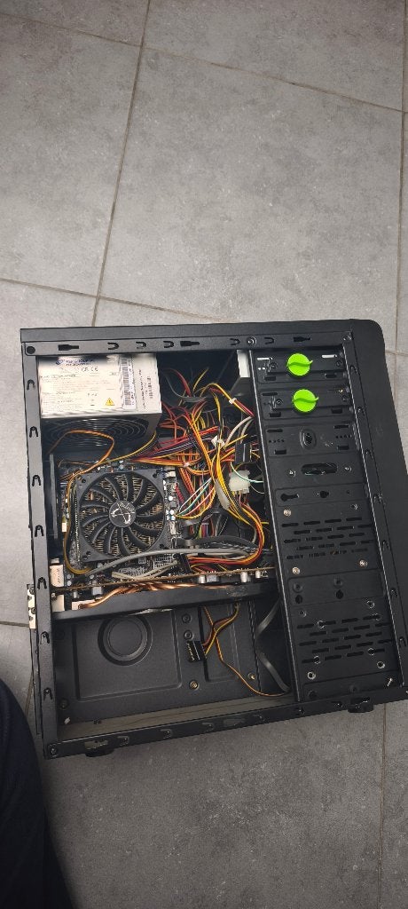 Budget PC Starter Bundle, Computers en Software, Ophalen, Gaming