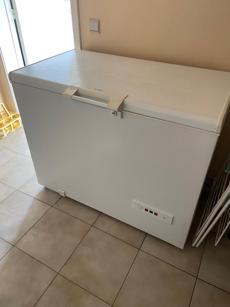 Bosch Diepvriezer / Vrieskist (225 Liter), Elektronische apparatuur, Vriezers en Diepvrieskisten, Vrieskist, Gebruikt, Ophalen